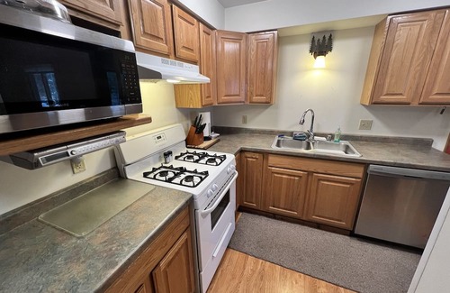 Warrens Cabina | Cozy Cabin. Great yard for fires or grilling! Bring the whole family!