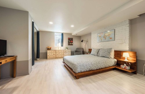 Broadmoor Cabaña | Storybook Cottage, Near Garden of the Gods & Broadmoor, Gorgeous Outdoor Living