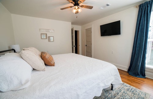 Hammond Otro | The Sycamores Private Entrance 1.5 Ac 5 Mi to SLU Pet Friendly