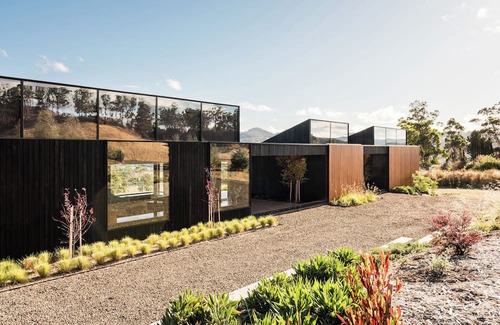 Cygnet Casa | The Long House, Cygnet Tasmania Stunning views over Port Cygnet.