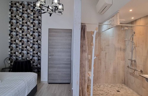 Gauriaguet Casa | Guest House 'Chambre D'hôtes Perle' with Shared Pool, Wi-Fi and Air Conditioning