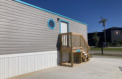 Sebring Cabaña | Cozy Cottage Brand New Sebring 2 Bed/1 Bath Special -1195 Monthly