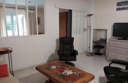 Haudrecy Casa | Vrbo Property