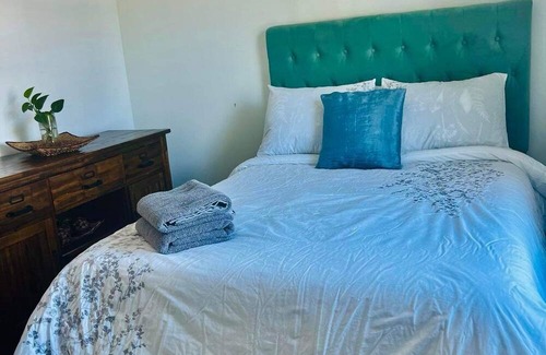 Baywood Casa | 7 Guest by Shore. Close to Malls, restaurants, Theaters, bars & major highways.