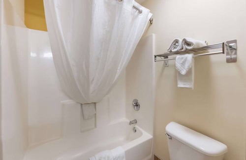 Hebron Casa | Perfect Stay Near I-70, Rich Comfort & Indoor Heated Pool! Fitness Center