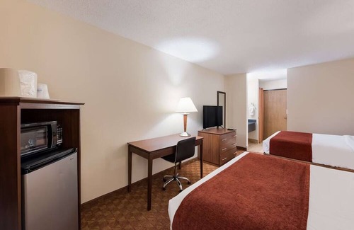 Hebron Casa | Perfect Stay Near I-70, Rich Comfort & Indoor Heated Pool! Fitness Center