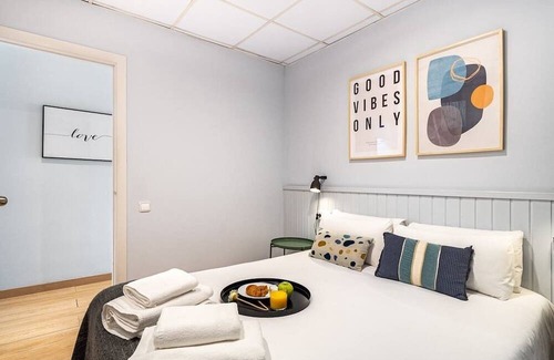 El Guinardo Apartamento | SAGRADA FAMILIA - MODERN 6PP/ WIFI / AC/ SMART TV By MyRentalHost