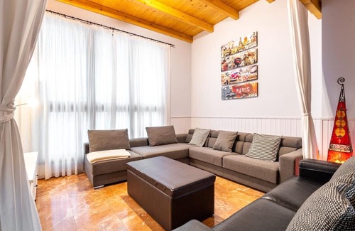 El Guinardo Apartamento | SPACIOUS EIXAMPLE OASIS WIFI/AC LARGE TERRACE 6PP By MyRentalHost