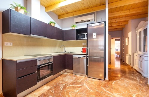 El Guinardo Apartamento | SPACIOUS EIXAMPLE OASIS WIFI/AC LARGE TERRACE 6PP By MyRentalHost