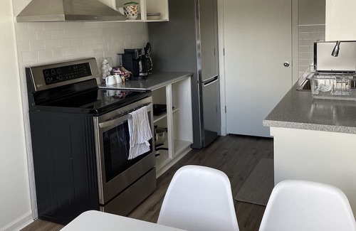 Regional District of Nanaimo Apartamento | Cozy 1 Bedroom Suite - 5 minutes from the beach!