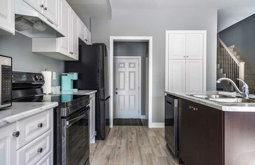 The Blue Mountains Casa | Newly built Village 3 Bedroom /Shuttle Bus