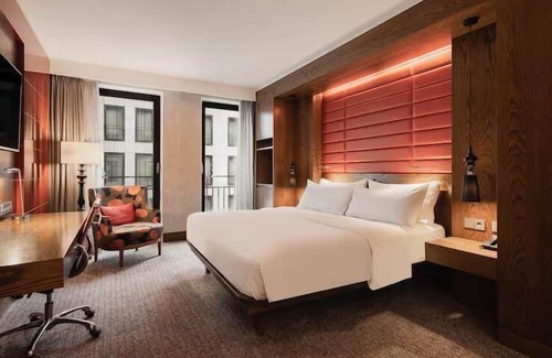 The Hague Center Casa | Where Every Stay is An Experience! 3 Spacious Units, Pet-friendly Property!