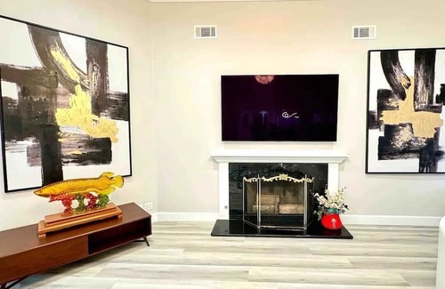 West Covina Casa | Dream Home with swimming pool & Jacuzzi