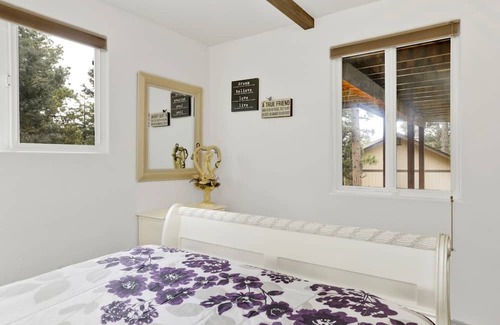 Whispering Forest Cabina | 2416-antelope Views 3 Bedroom Cabin by RedAwning