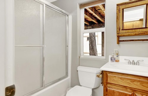 Whispering Forest Cabina | 2416-antelope Views 3 Bedroom Cabin by RedAwning