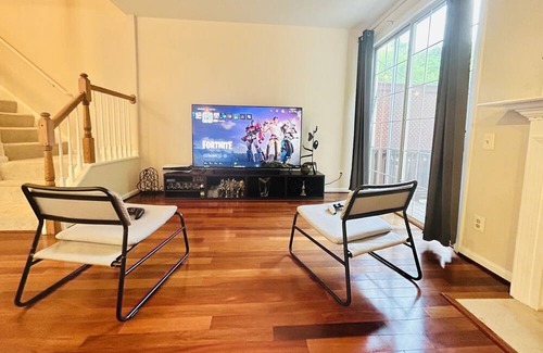 Lowes Island Casa | Peaceful and Cozy near Algonkian Parks, IAD Airport, Washington DC