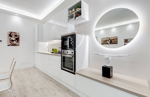 Testaccio Apartamento | BMGA | The White Crown Apt in Testaccio