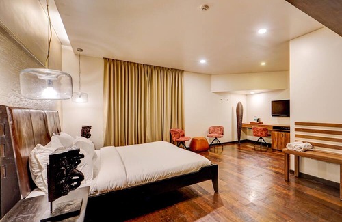 Thousand Lights West Hotel | Palette - The Slate Hotel