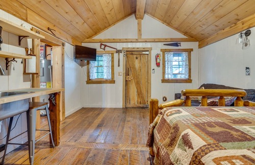 Wellston Apartamento | Rustic Wellston Cabin w/ Fire Pits & ATV Trails!