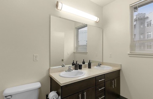 Issaquah Highlands Casa | 3BR/3BA Issaquah Gem w/ Nature Trails & Garage