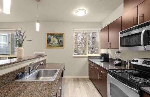 Issaquah Highlands Casa | 3BR/3BA Issaquah Gem w/ Nature Trails & Garage