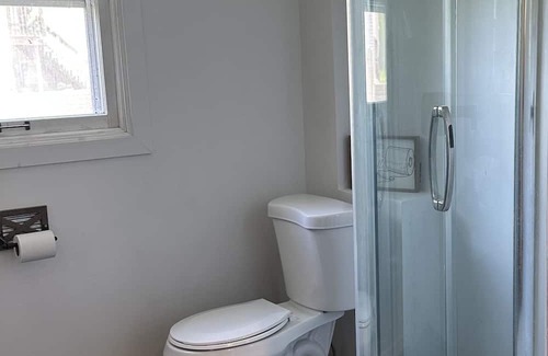 Delavan Cabina | Twigs Cabin- So much history! Located a few blocks from lake Loraine.