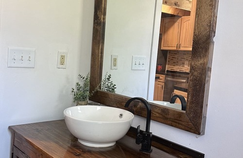 Delavan Cabina | Twigs Cabin- So much history! Located a few blocks from lake Loraine.