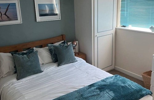 Scurlage Chalet De Esquí | Trem-y-mor, No. 6 Gower Holiday Village