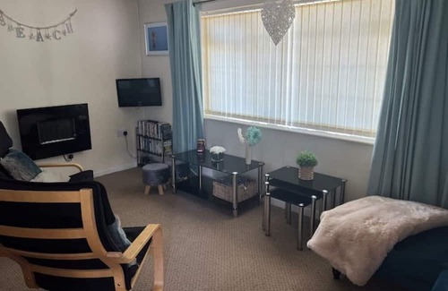 Scurlage Chalet De Esquí | Trem-y-mor, No. 6 Gower Holiday Village