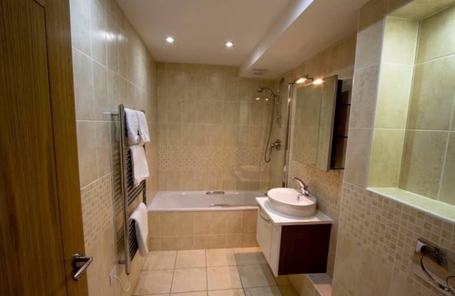 Trinity Apartamento | 2-Bedroom Self Catering Apartment with Sea views