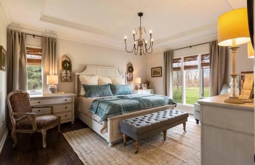 Buechel Casa | Welcome PGA Guests! Luxurious, Clean & Comfy! Playground for the kids, firepit