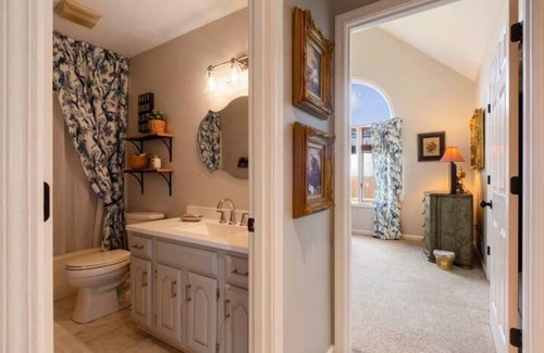 Buechel Casa | Welcome PGA Guests! Luxurious, Clean & Comfy! Playground for the kids, firepit