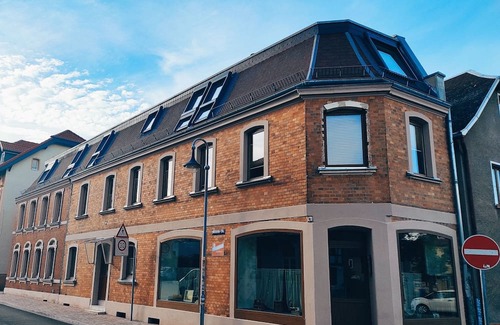 Bad Klosterlausnitz Apartamento | Vintage Ferienwohnung Viktoria - Falco und Stephanie Kirchbichler