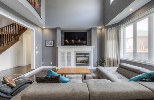 Brampton Apartamento | Elegant Haven Near Pearson Airport