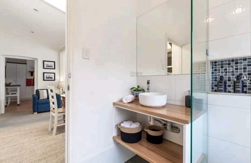 Angaston Casa | Chilli's Cottage: Entire pet friendly home in the Barossa Valley