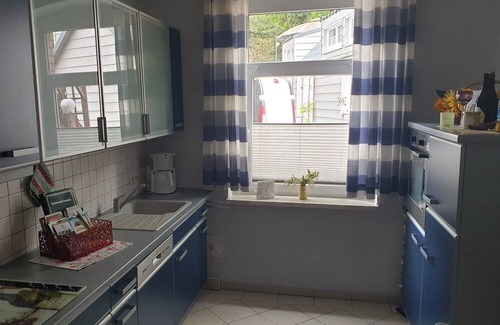 Bad Sulza Apartamento | Apartment 'Ferienwohnung Sonnenschein' with Shared Terrace and Wi-Fi