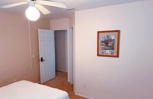 Estates at Canyon Crest Casa | Nice Private Room 2 Riverside