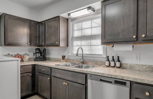 Lexington Casa | DWNTN Lex - 3bd/2ba - Lounge & Patio - Near Keeneland, UK, & KY Bourbon Trail!