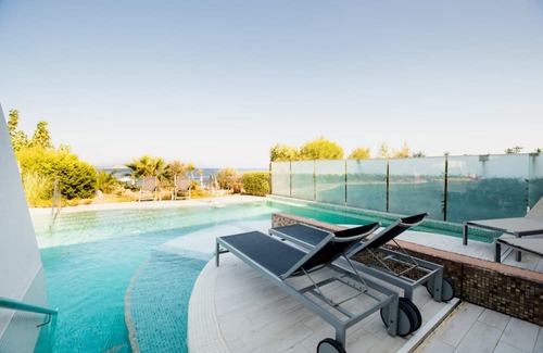 Bahía de San Antonio Complejo | All inclusive swim up studio at family friendly Ibiza resort