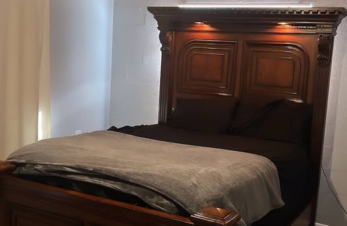 Lake Alfred Casa | Charming 2-bedroom house with WiFi and AC in welcoming Lake Alfred.