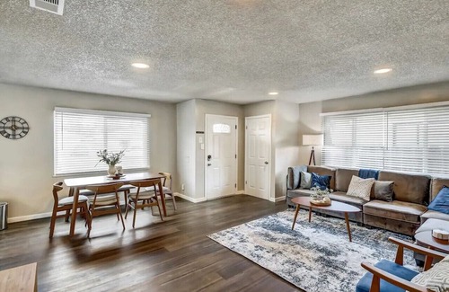 Lodi Casa | 342)Fenced yard+Game room !