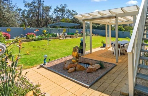 Gippsland Casa | Escape to Paradise: Beauty-Peace-Serenity 5Bedrooms/2bathrooms/2Kitchens/2Living