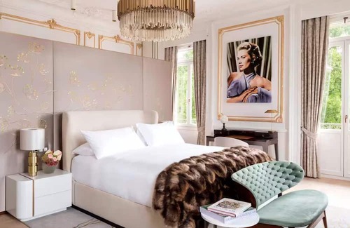 Downtown Geneva Hotel | Grace Kelly Suite