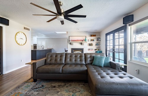 Northeast Heights Casa | Your ABQ Paradise: Spacious, Views, Pool & Hot Tub