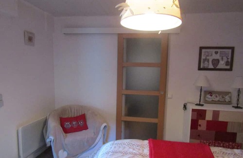 Murat-le-Quaire Apartamento | Apartment 'Rez Jardin - Terrasse Privée' with Mountain View, Shared Terrace and Wi-Fi