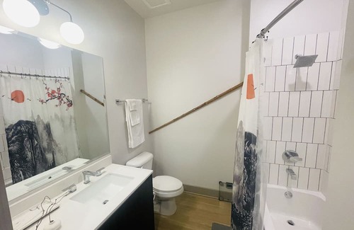 Westside Apartamento | Modern Feng Shui Japanese Studio Suite - FREE PARKING