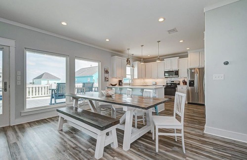 Crystal Beach Villa | Beach Views~Crystal Beach Oasis~4bedrooms