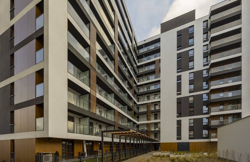 Ursynow Apartamento | Horse Racing View 8th Floor by Renters