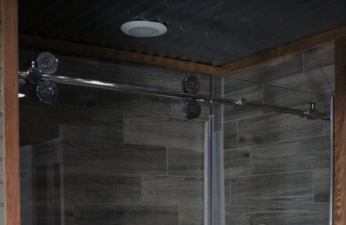 Ozone Cabina | Cabin in the Ozarks by Boone + River