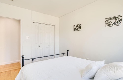 Bucktown Casa | Bright Chicago Home w/ Backyard < 5 Mi to Downtown